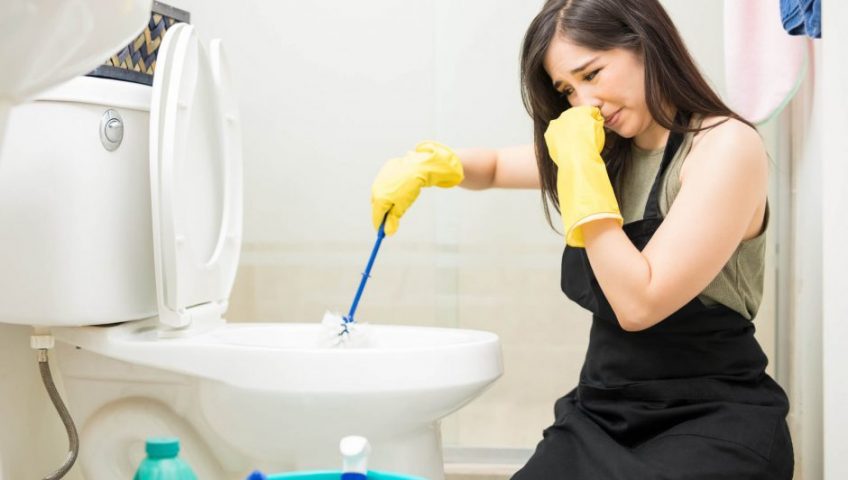 Como eliminar mau cheiro de esgoto no banheiro