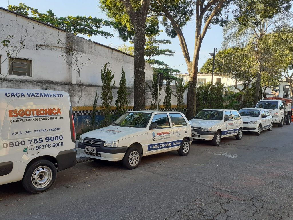 Frota própria da desentupidora Esgotecnica em Santos. 